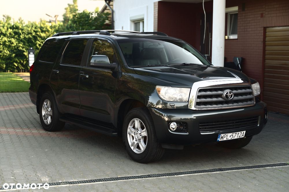 Toyota Sequoia - 13