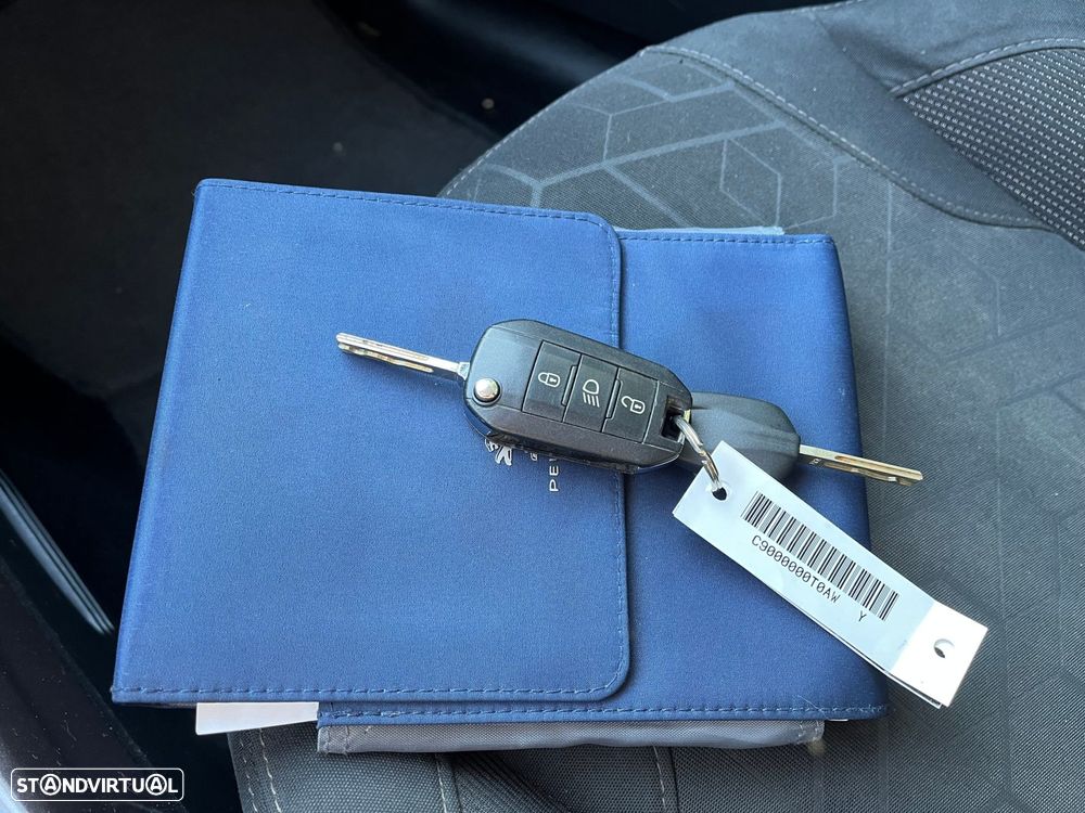 Peugeot 2008 1.2 PureTech Style - 15