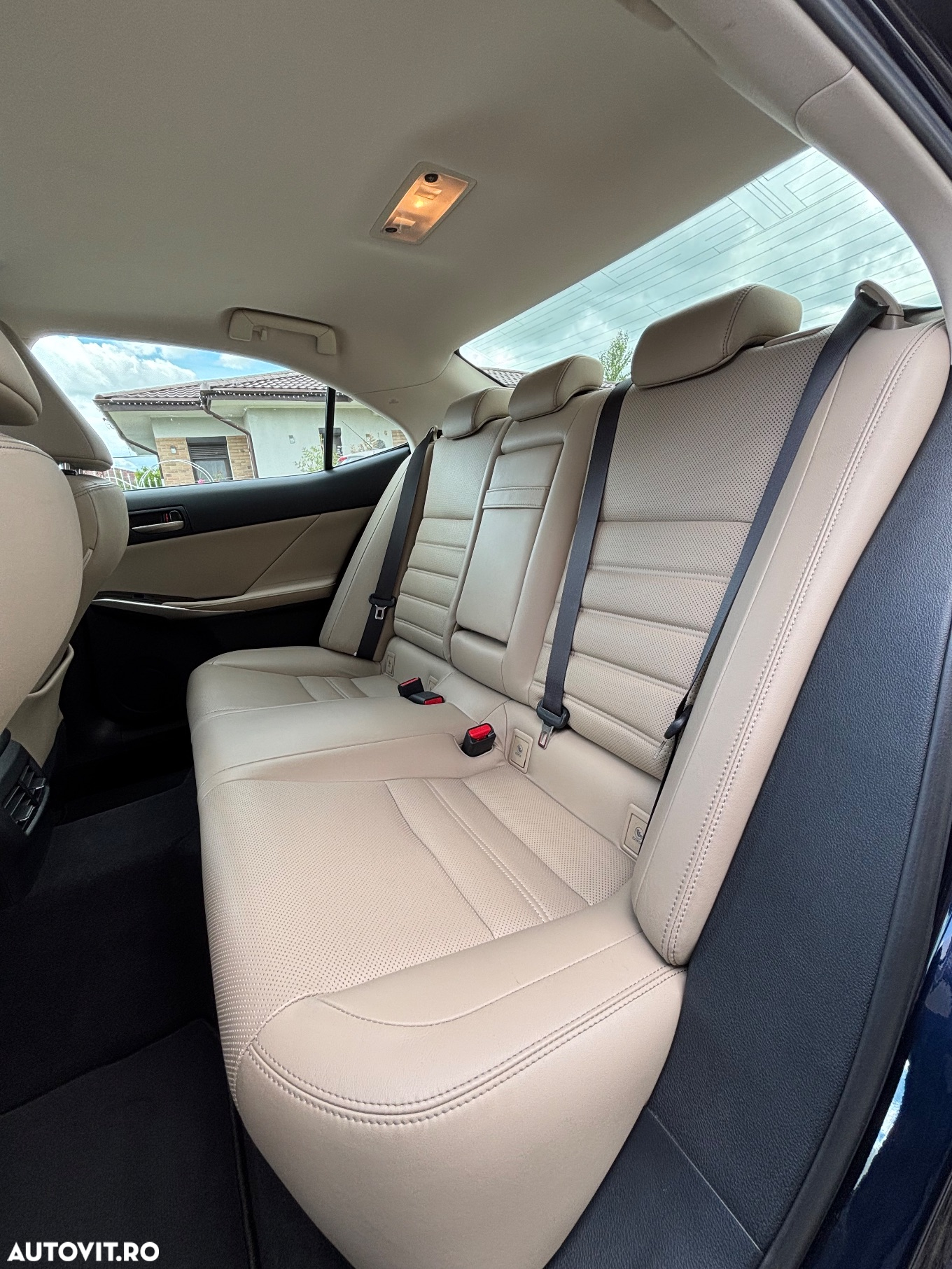 Lexus Seria IS 300h Aut. Luxury - 12