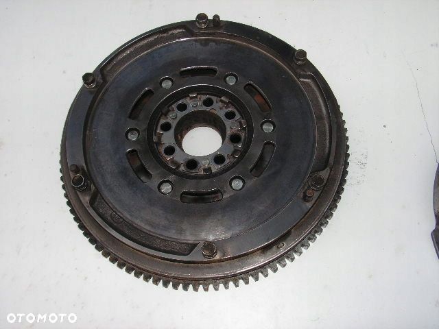 AVENSIS T22 2,0 TD KOŁO DWUMASOWE SPRZĘGŁO - 2