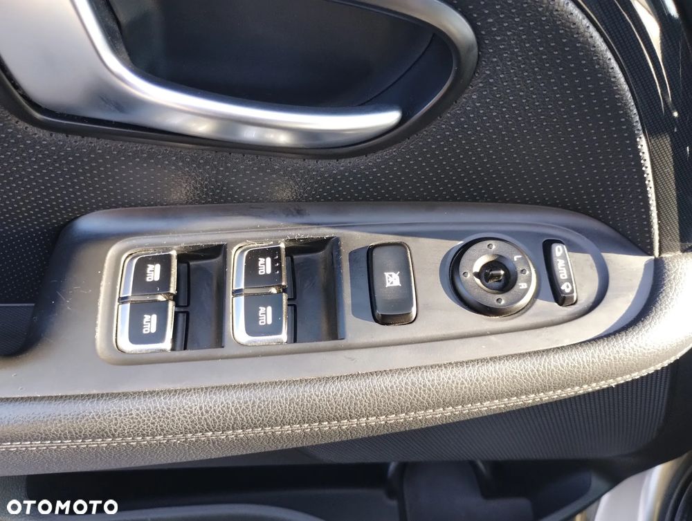 Kia Carens 1.7 CRDi XL 7os - 10