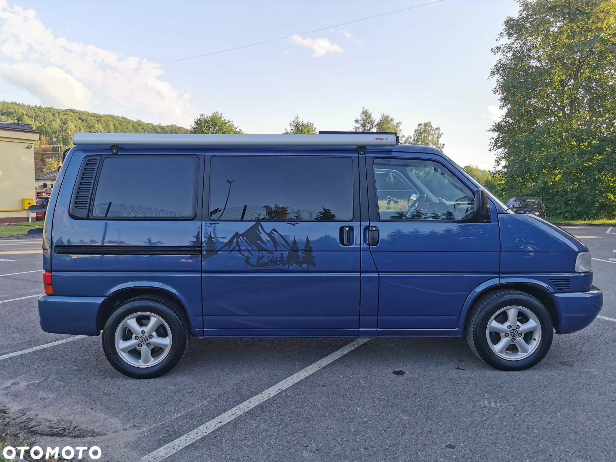 Volkswagen Multivan - 2