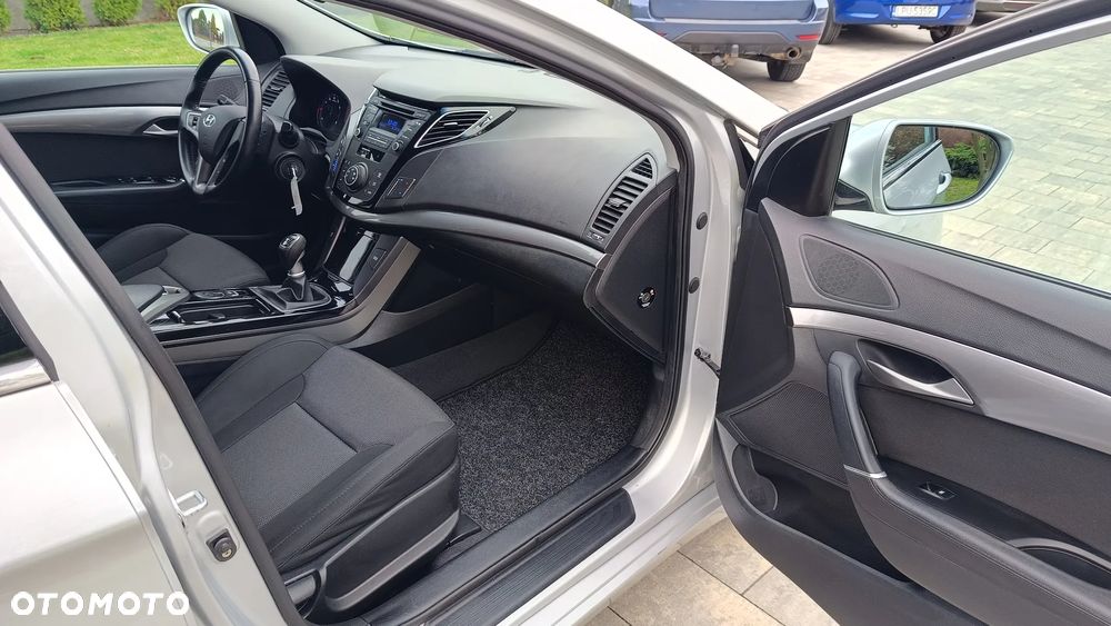 Hyundai i40 Kombi 1.6 Trend - 25