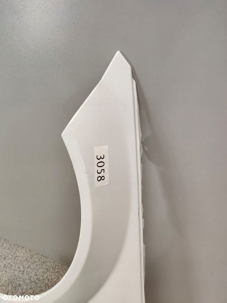 MERCEDES C KLASA W204 C63 AMG 63 BŁOTNIK PRZEDNI LEWY - 4