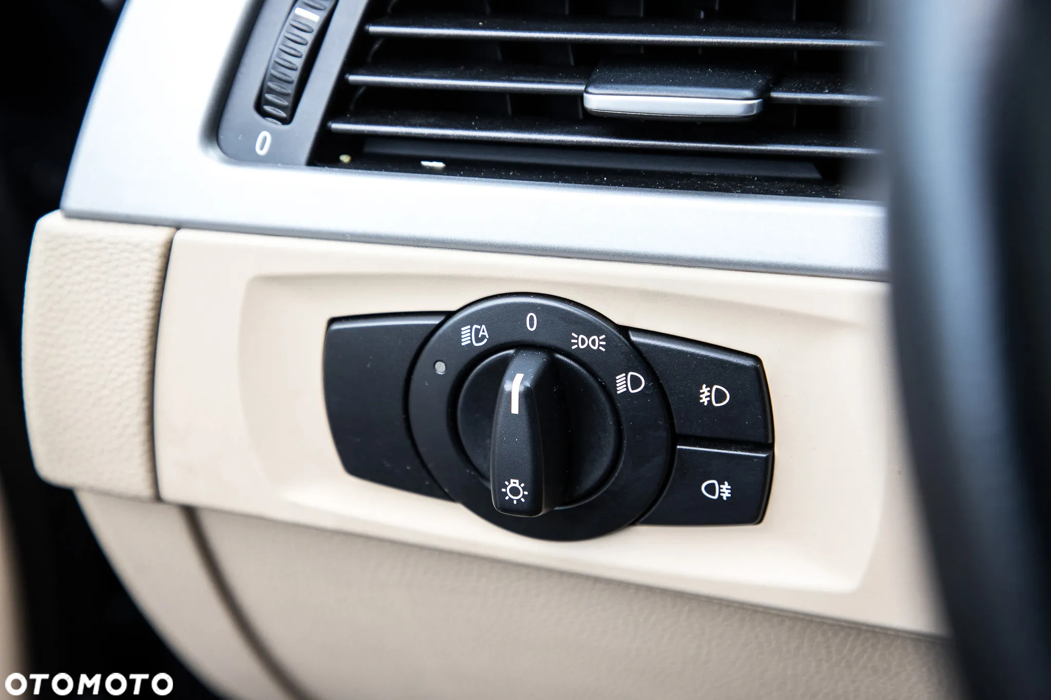 BMW Seria 3 325i xDrive Touring - 19
