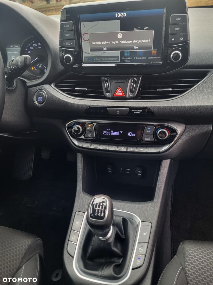 Hyundai i30 blue Kombi 1.6 CRDi YES Gold - 11