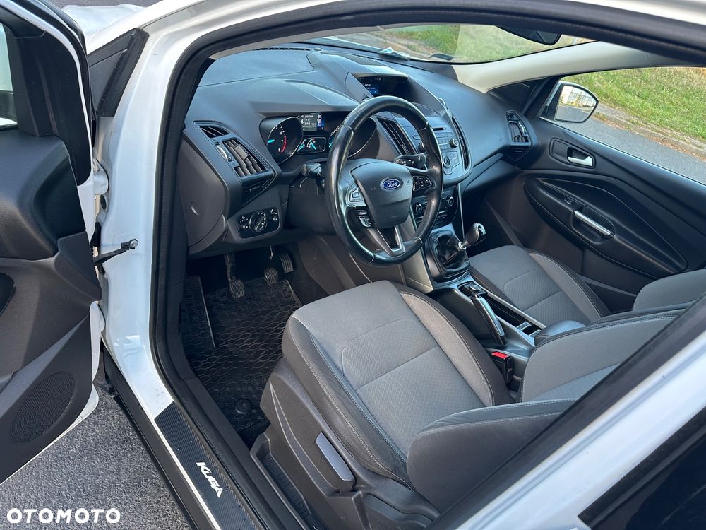 Ford Kuga - 8
