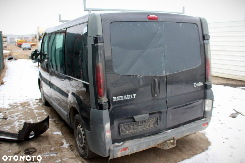 Renault Trafic II 2002 1.9DCI F9Q760 Bus (MASKA, ZDERZAK, LAMPA, BŁOTNIK, DRZWI, SZYBA, FOTEL) - 4
