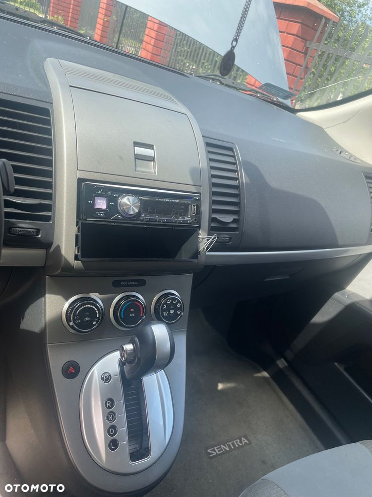 Nissan Sentra 2.0 - 10