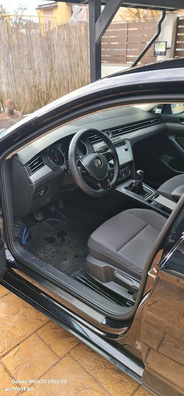 Volkswagen Passat 1.6 TDI Comfortline - 7