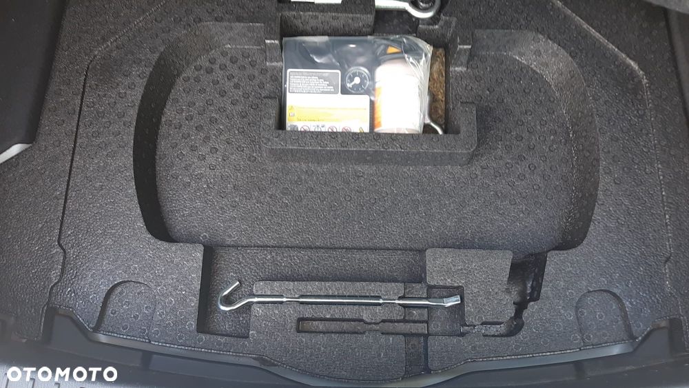 Mazda 3 SKYACTIV-G 120 NAKAMA - 10