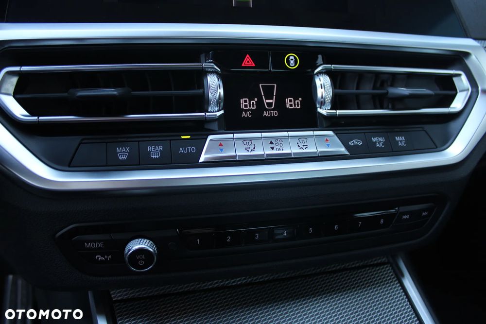 BMW Seria 3 318i M Sport sport - 18