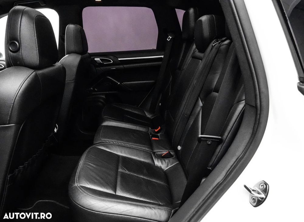 Porsche Cayenne - 17