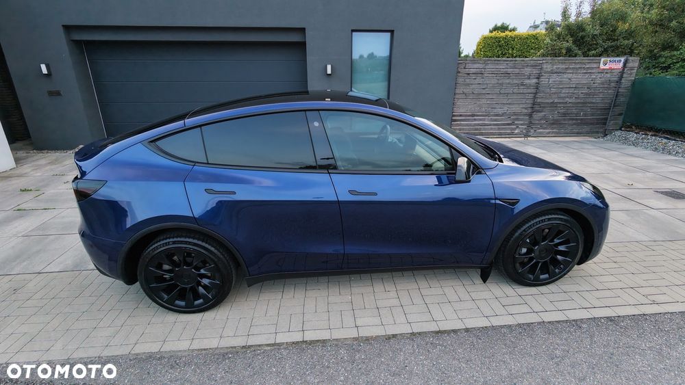 Tesla Model Y Long Range AWD - 21