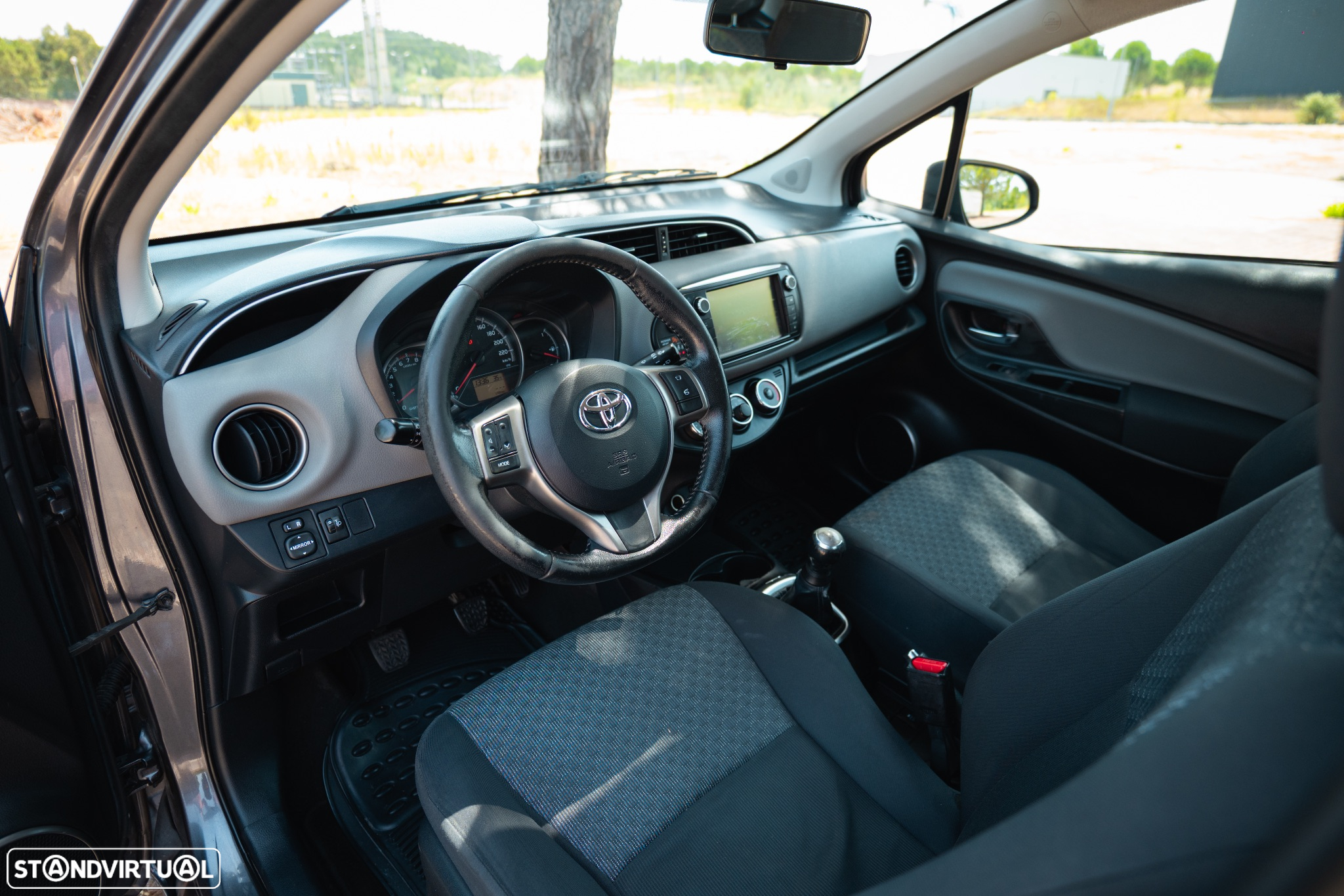 Toyota Yaris 1.0 VVT-i Comfort +PS Style +P.Techno - 7
