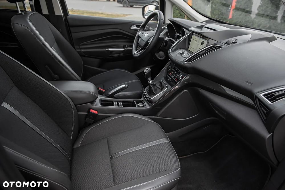 Ford Grand C-MAX - 37