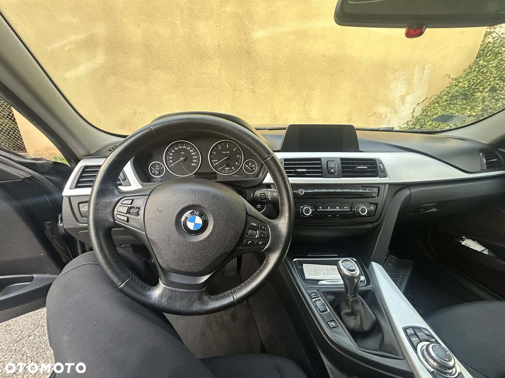 BMW Seria 3 318d - 8