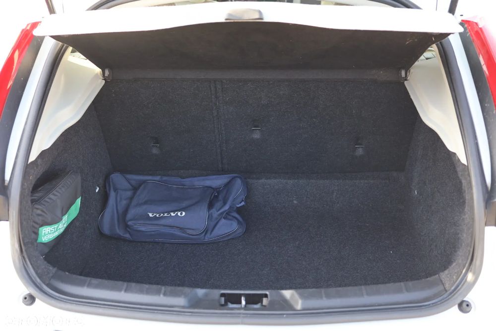 Volvo V40 Cross Country D3 Kinetic - 9