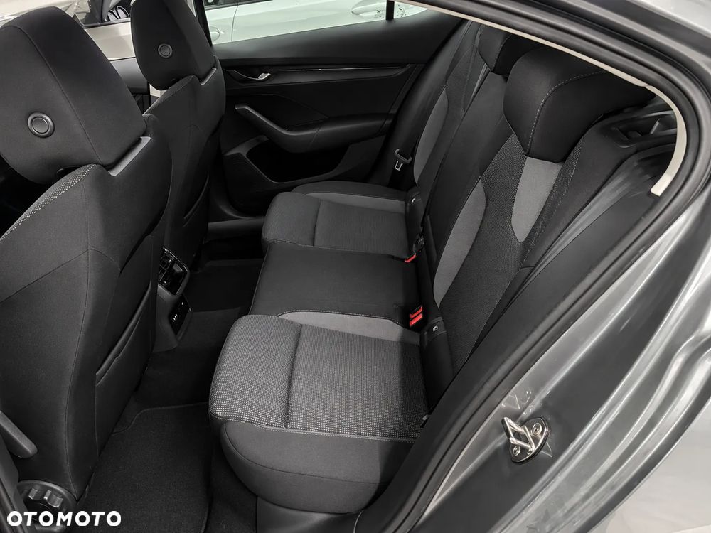 Skoda Octavia 1.5 TSI ACT Ambition - 10