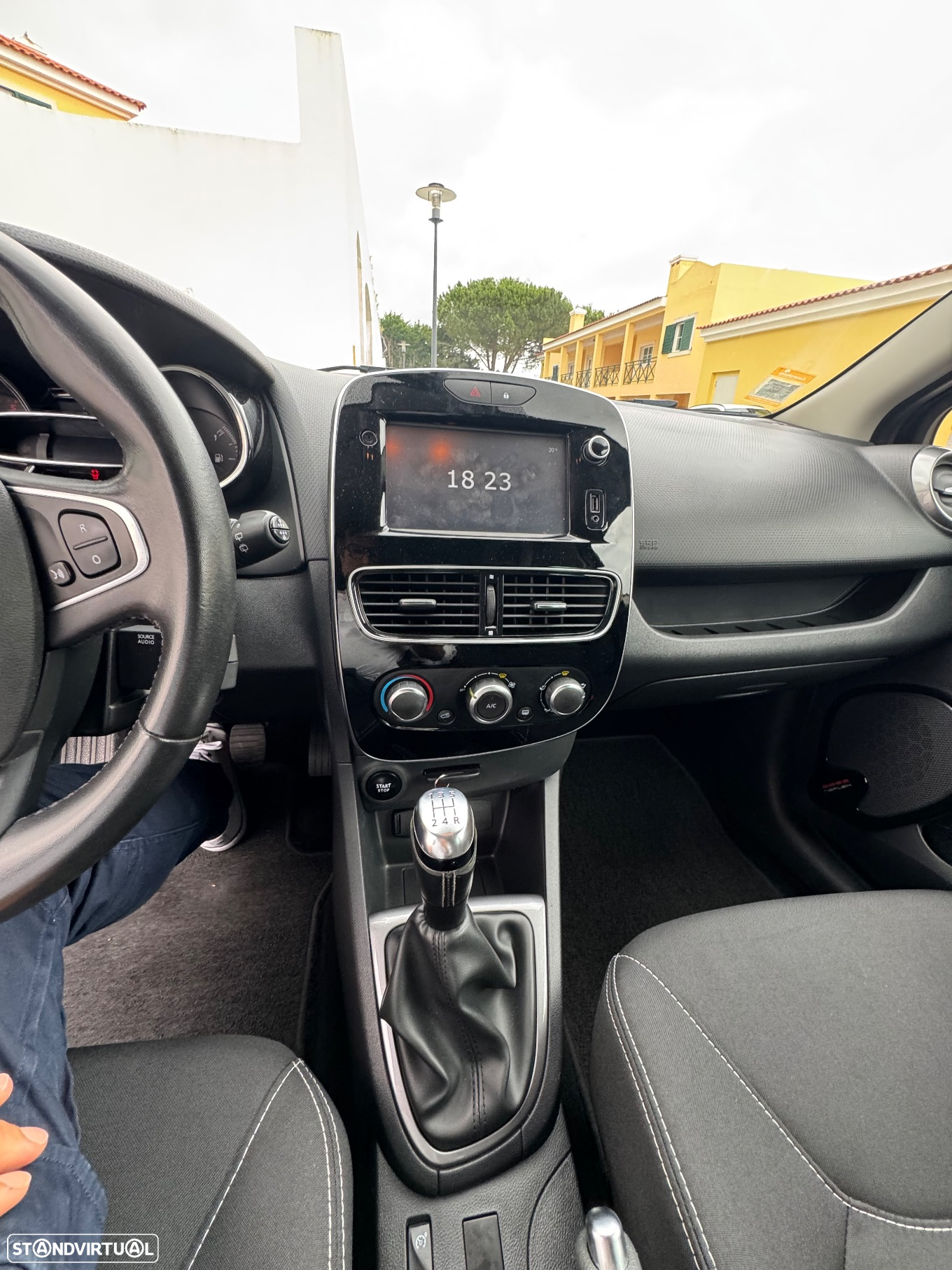Renault Clio 1.5 dCi Limited - 10