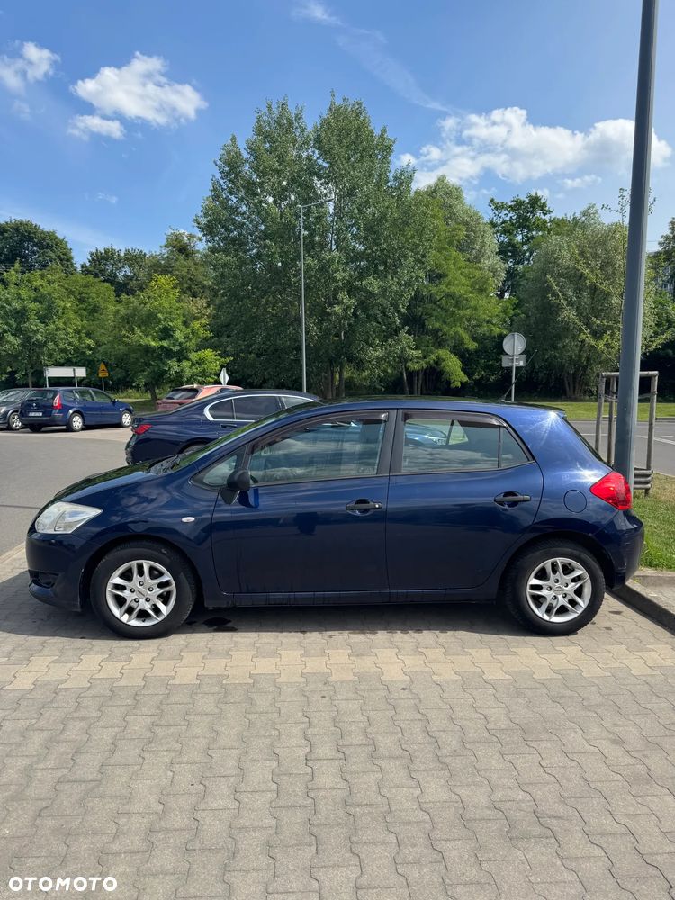 Toyota Auris 1.4 VVT-i Terra - 2