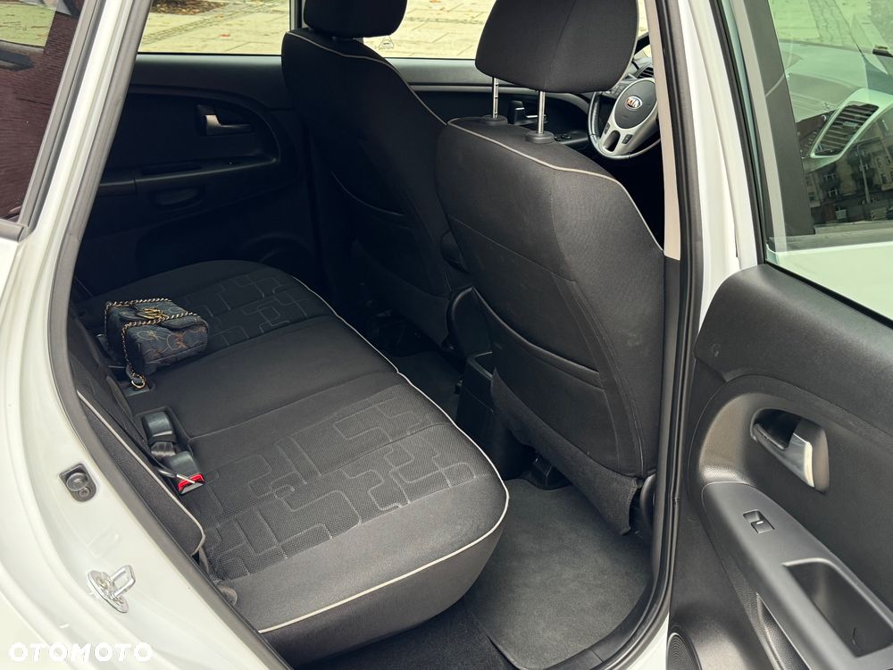 Kia Venga - 13