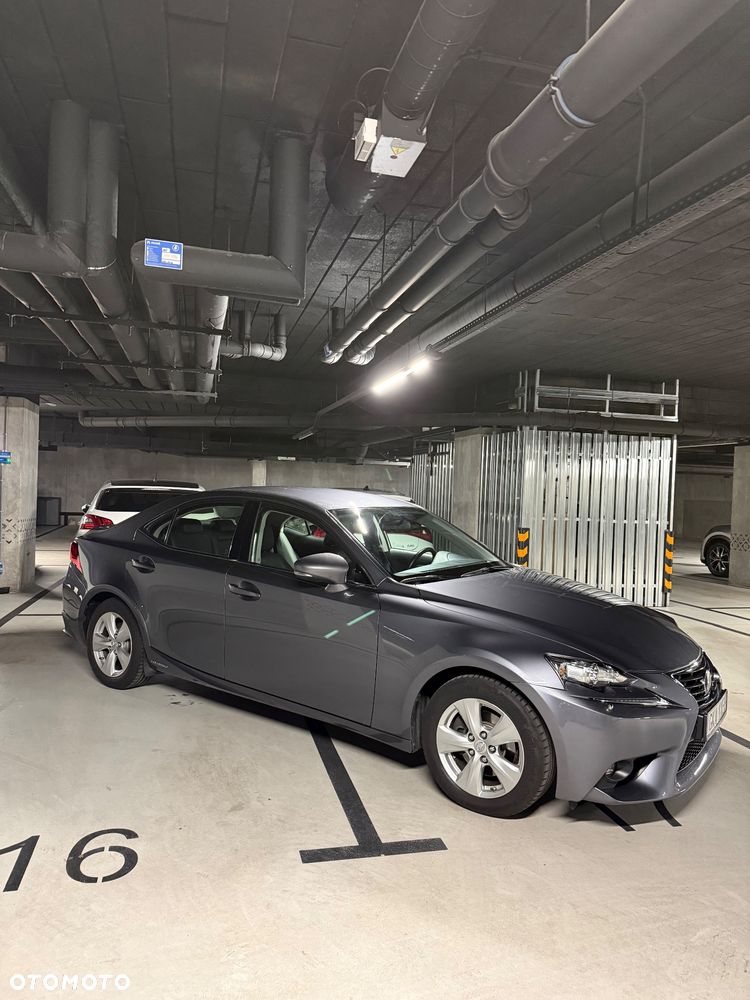 Lexus IS 300h Elite - 4