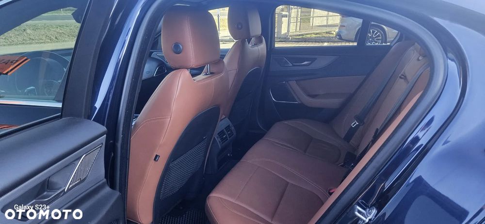 Jaguar XE 2.0 D180 AWD R-Dynamic SE - 7