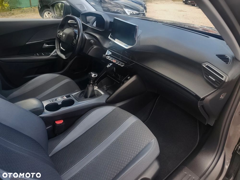 Peugeot 2008 - 8