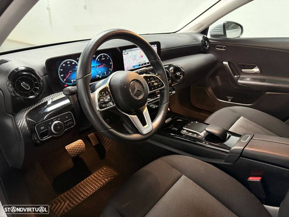 Mercedes-Benz A 180 Limousine d Business Solutions Aut. - 13