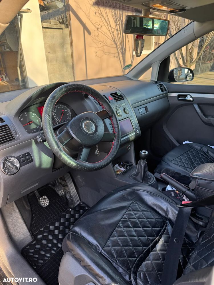 Volkswagen Touran 2.0TDI Trendline - 11