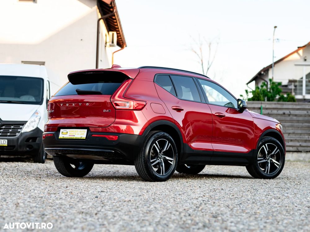 Volvo XC 40 B4 AT8 AWD Mild Hybrid R-Design - 17