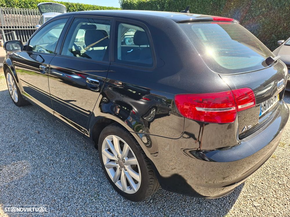 Audi A3 Sportback 1.6 TDI Attraction Business Line - 4