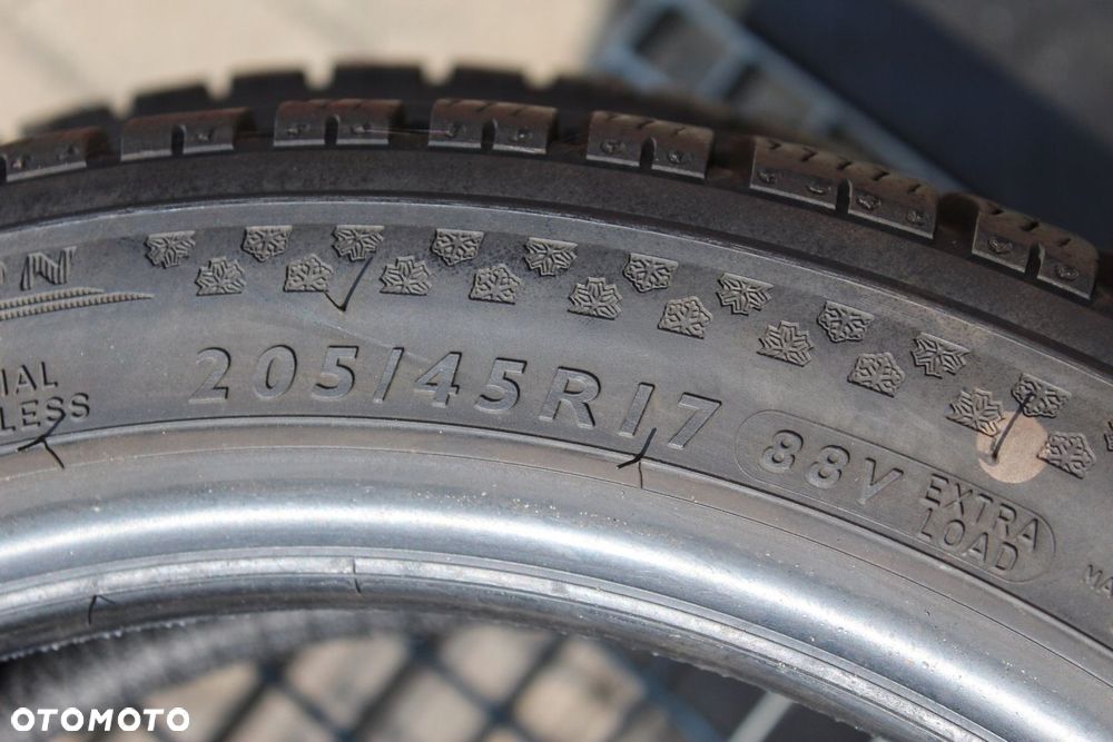 4x 205/45R17 DUNLOP SP WINTER SPORT 4D RSC 88V XL 23r 6,5mm - 7