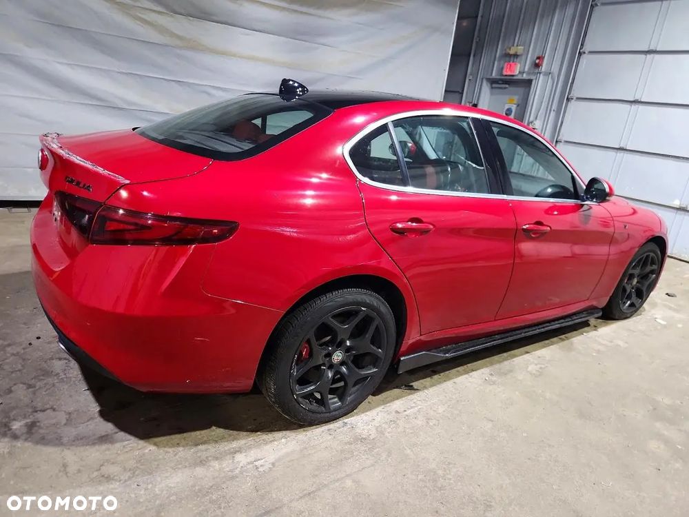 Alfa Romeo Giulia - 4