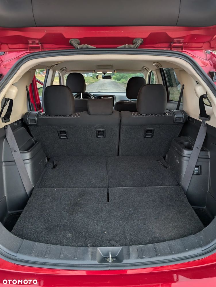 Mitsubishi Outlander - 11