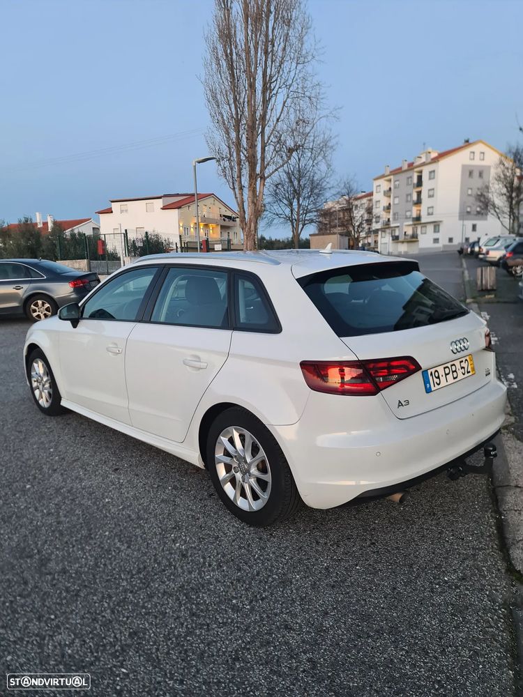 Audi A3 Sportback 1.6 TDI Attraction Ultra - 4