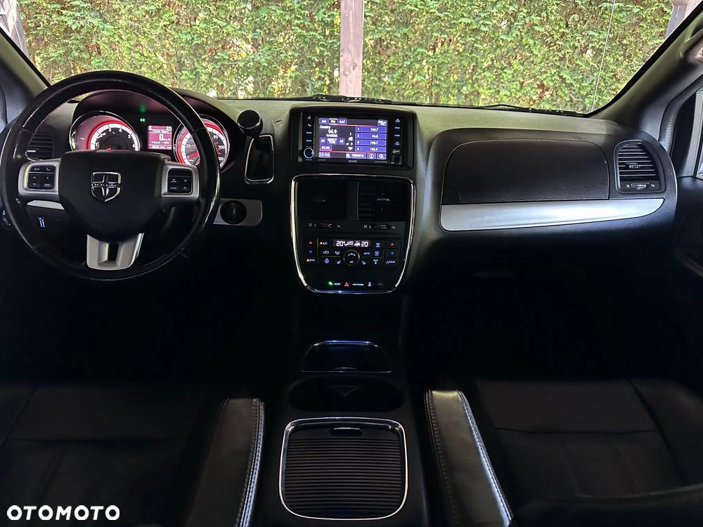 Dodge Grand Caravan 3.6 R/T - 7