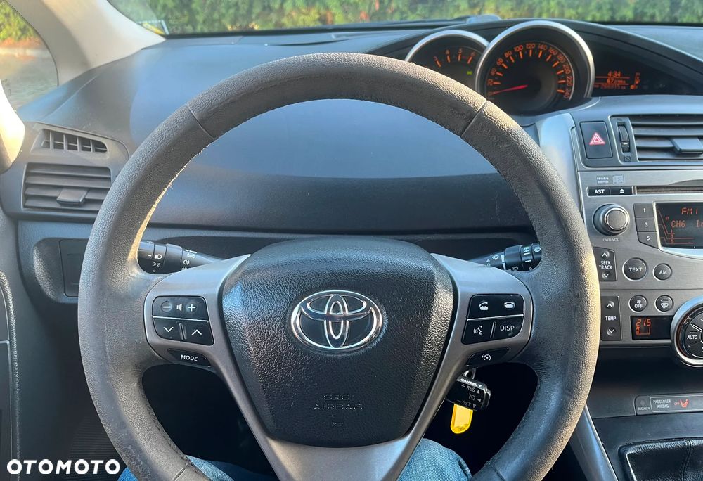 Toyota Verso 2.0 D-4D Executive - 12