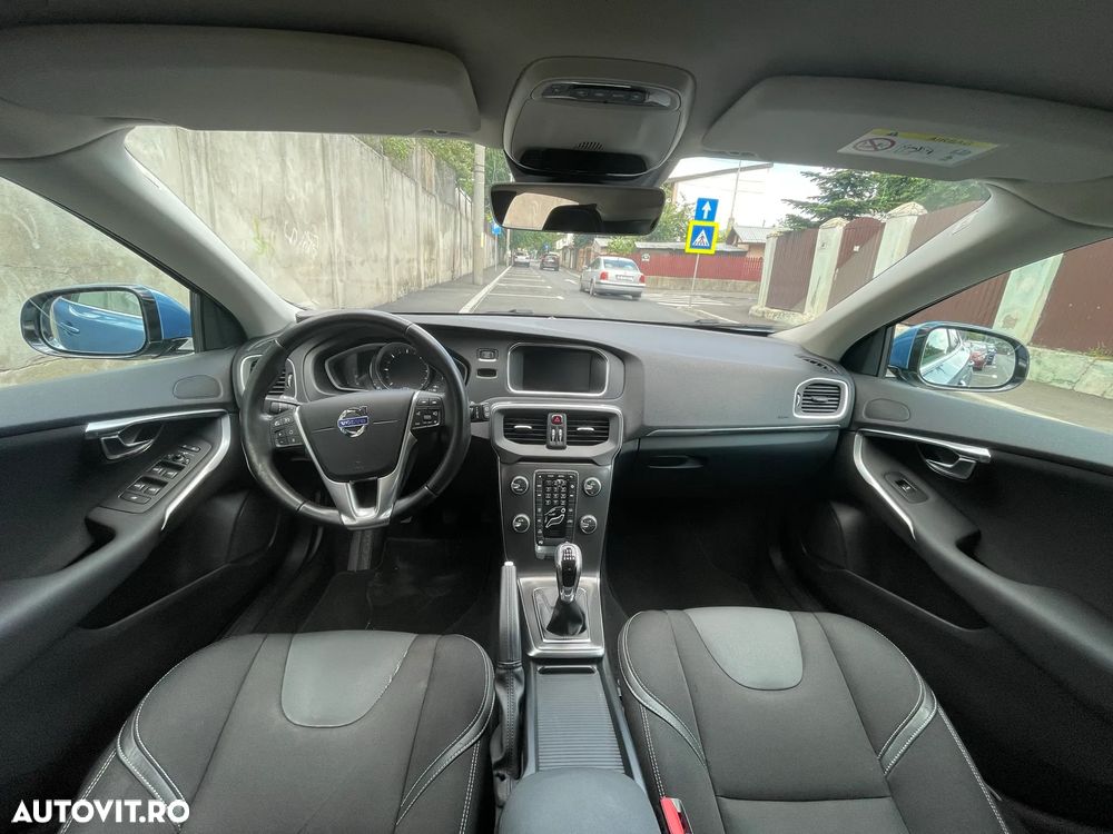 Volvo V40 D4 Momentum - 11