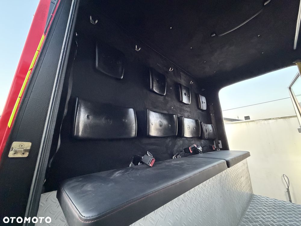 MAN Straż pożarna pojazd pożarniczy wóz strażacki MAN L80 GBA średni terenowy- uterenowiony 4x4 CNBOP 3000l wody + 100l piany reduktor blokady przedniego i tylnego mostu, maszt oświetleniowy - 19