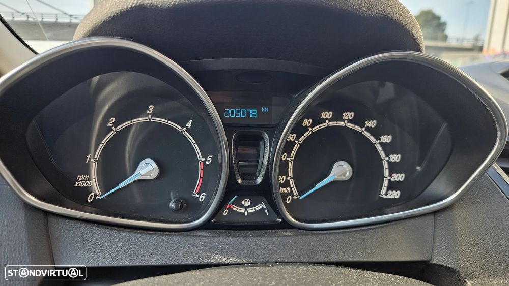 Ford Fiesta 1.6 TDCI Individual - 9