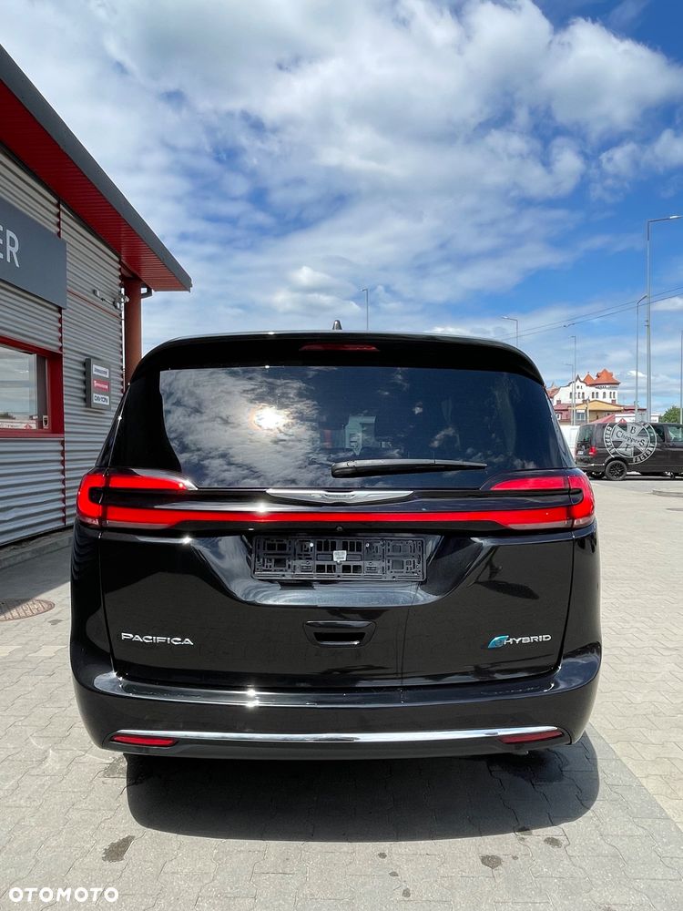 Chrysler Pacifica - 18