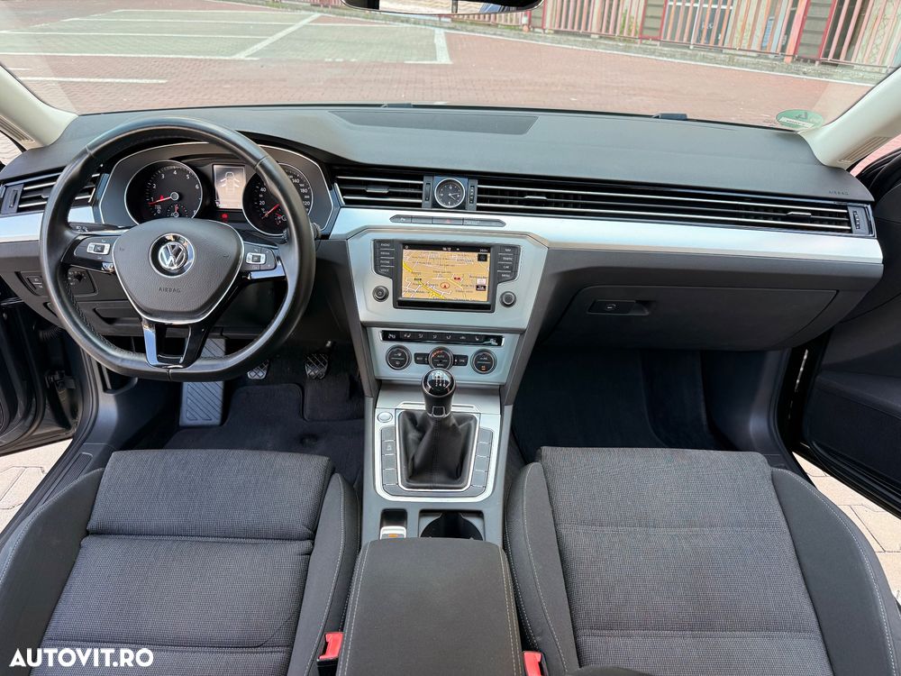 Volkswagen Passat - 29