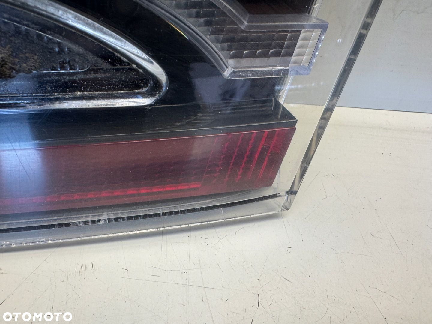 TESLA S LAMPA PRAWY TYŁ W KLAPĘ 6005924-00-C - 7