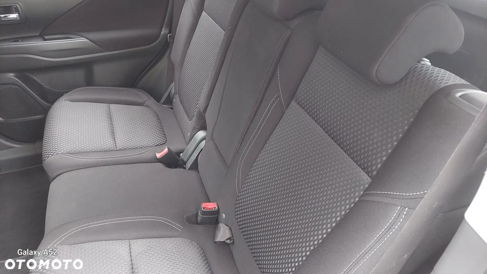 Mitsubishi Outlander - 19