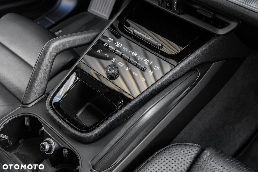 Porsche Cayenne - 26