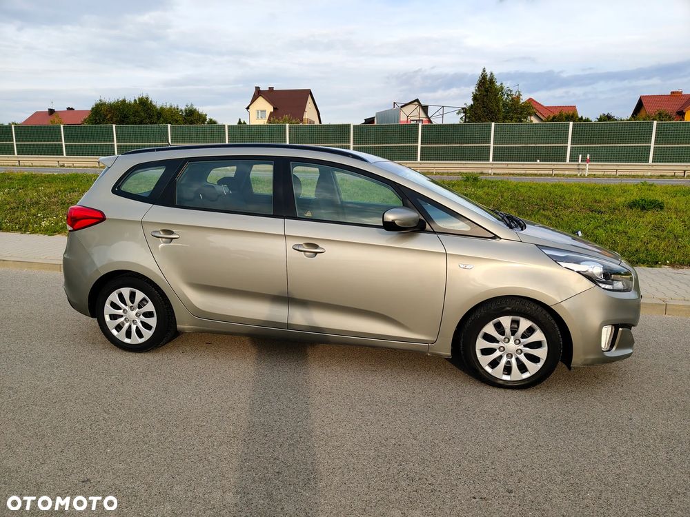 Kia Carens 1.7 CRDi M - 32
