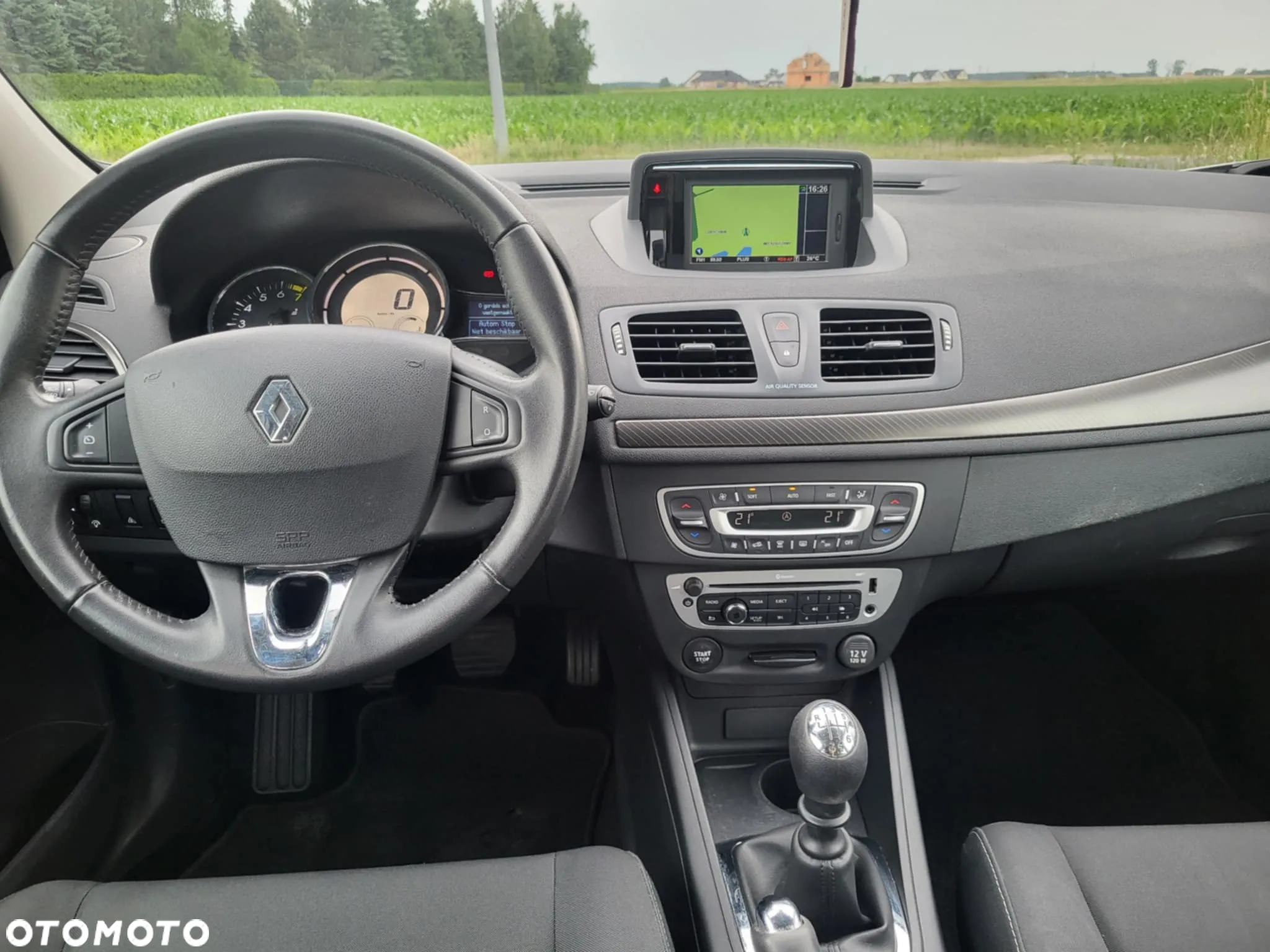 Renault Megane Grandtour ENERGY TCe 115 Start & Stop Bose Edition - 9