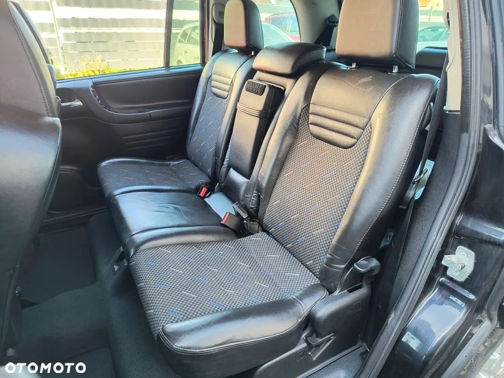 Opel Zafira - 10